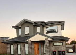 Coburg Lake Retreat